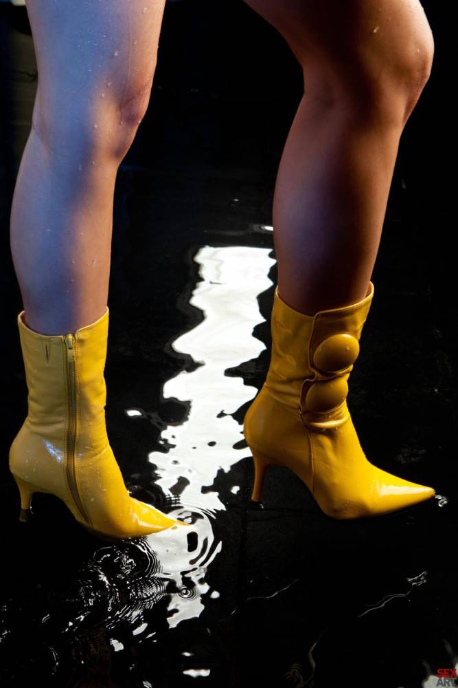 Kinky Blonde In Nothing But Yellow Leather Boots Janelle B Demonstrates Hot Nudity. - #6