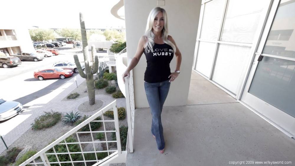 Hot american blonde wife Sandra Otterson in erotic gallery - #5