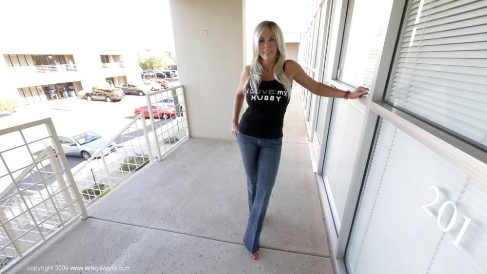 Hot american blonde wife Sandra Otterson in erotic gallery - #6