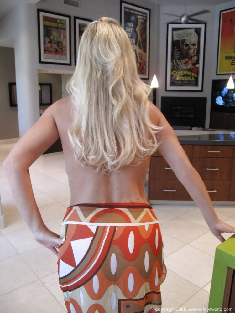 Facinating american wife Sandra Otterson in softcore gallery - #7
