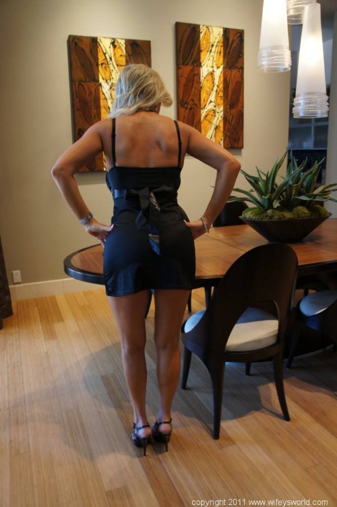Excellent american wife Sandra Otterson in skirt bares big titties and butt - #13