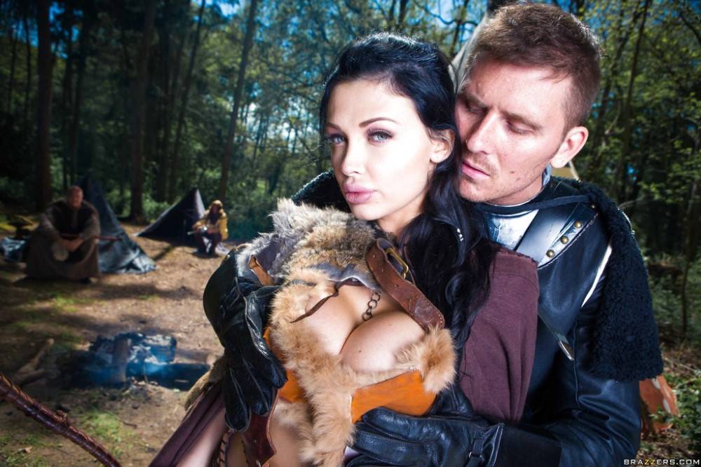 Amazing hungarian dark hair Aletta Ocean work on huge cock and takes a hot cum shot outdoor - #3