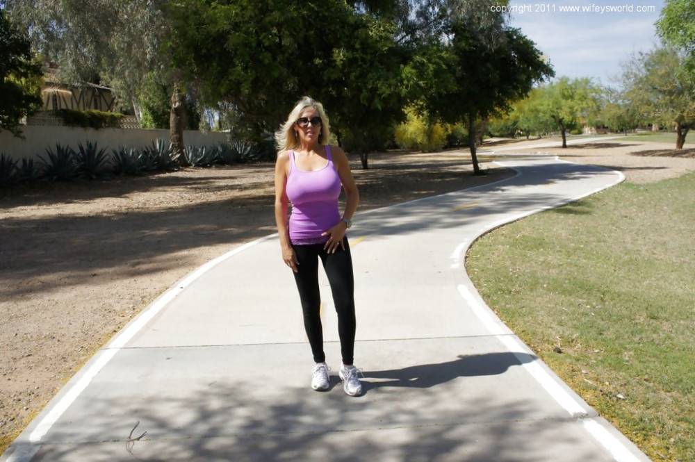 Tempting american blond wife Sandra Otterson in hot posing gallery - #13