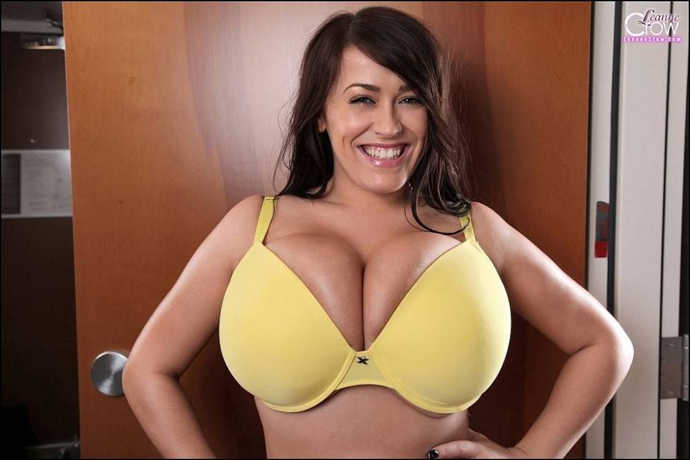 Very attractive brittish brunette Leanne Crow in sexy hot undies - #4