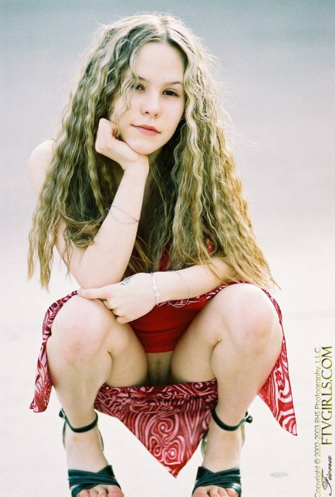 Cute Teen Fiona Luv In Stylish Long Dress And Sandals Flashes Her Neat Slit While Posing. - #14