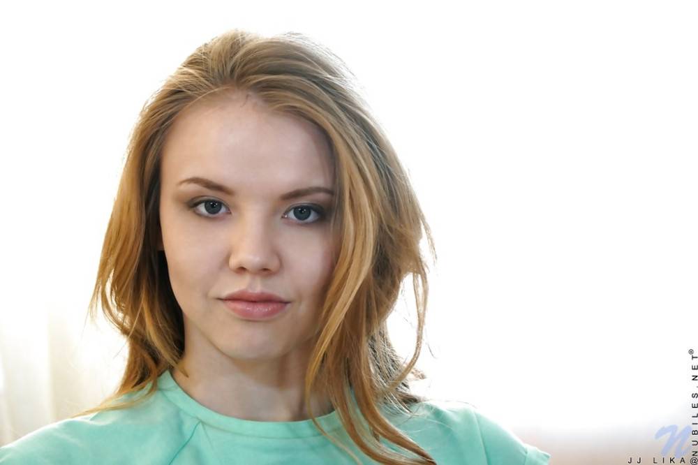 Stunning teen Kate Chase in shorts uncovers small tits and masturbates - #3