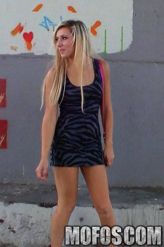 Teen Slut With Blond Hair Lily Banks Lifting Dress Up And Filing Pussy With Toy - #7