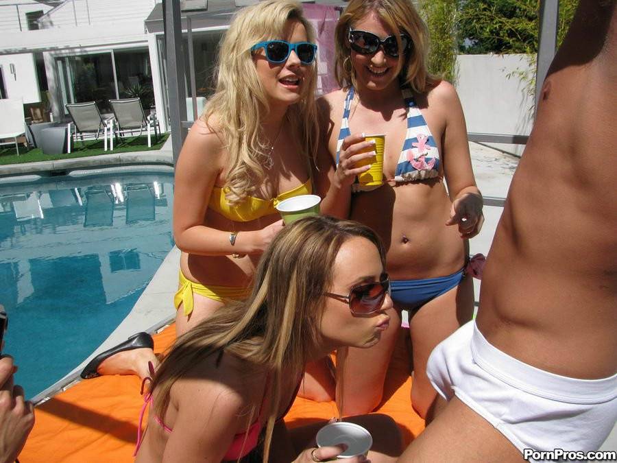 Hannah West Takes Off Her Bikini And Gets Nailed In Front Of Her Friends At A Poolside Party - #8