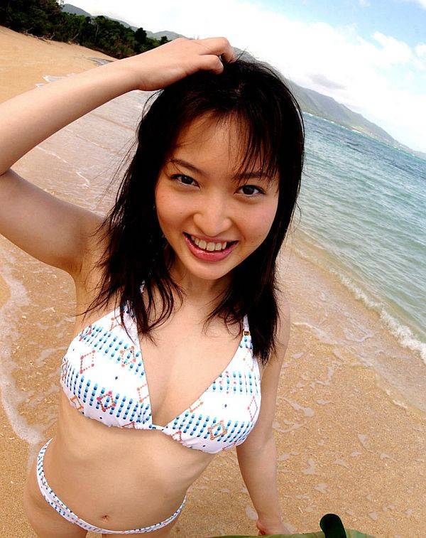 Cute Looking Asian Girl Maiko Kazano Is Stripping Off And Walking Naked Alfresco - #2