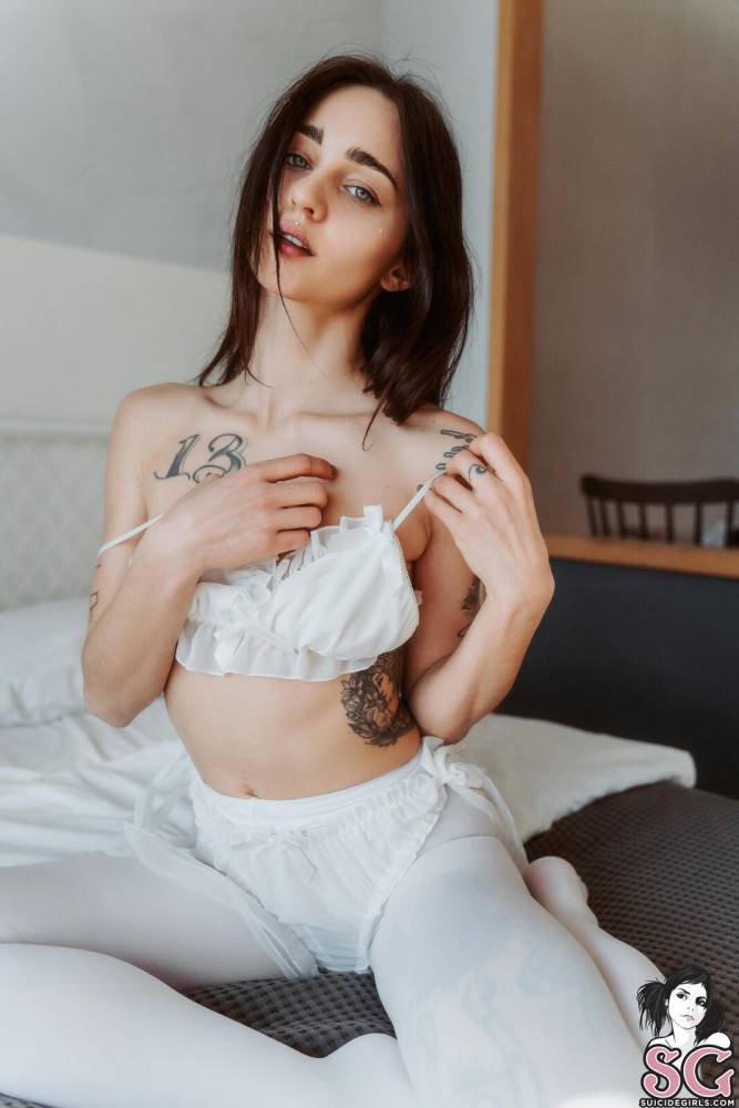 Dariseyes in A Pearl of Tenderness by Suicide Girls - #5