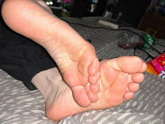 Feetiecutie - #1