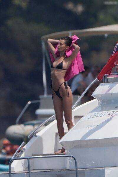 aaliyahhadid bellahadid | Photo: 8952125