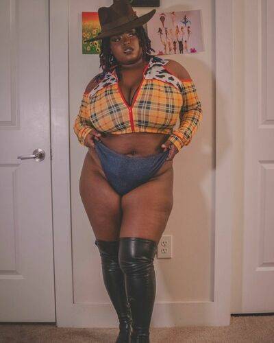 ChanelleDunson ThighlyInfluential anyuser - #8