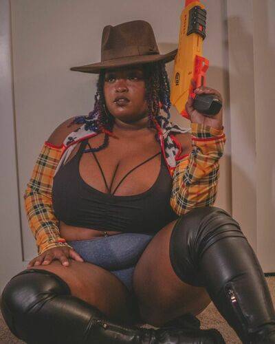 ChanelleDunson ThighlyInfluential anyuser - #4