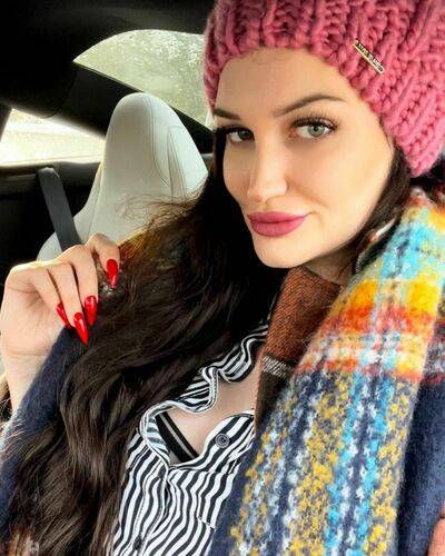 RhiClare https: rhiannonclare - #7