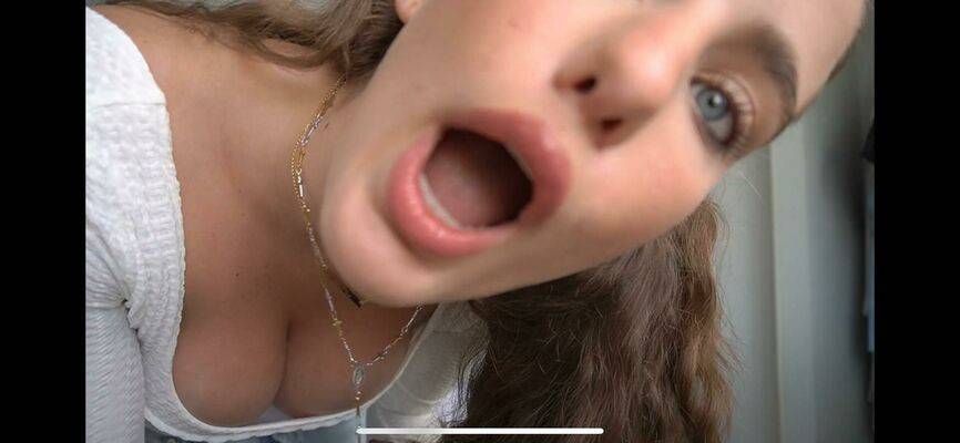 Laura @lauramjj_ lauramjj_ - #9