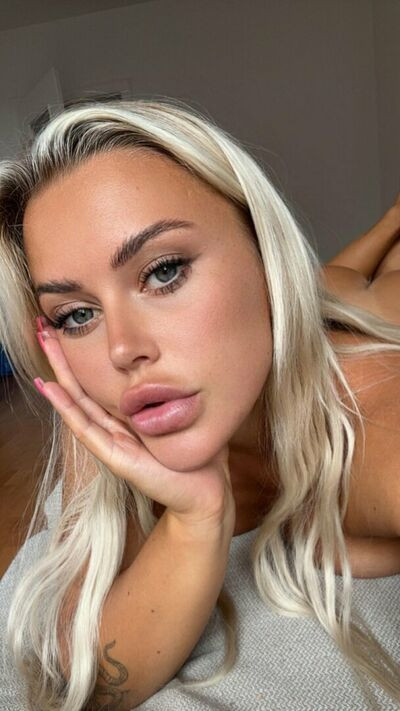 Jolie Becker - #9