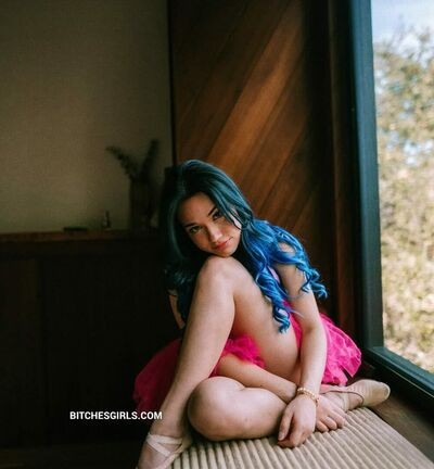 Sofiiiia Gomez - #13