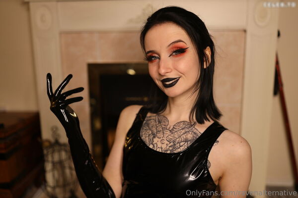 ravenalternative | Photo: 9529856