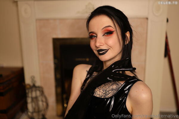 ravenalternative | Photo: 9529845