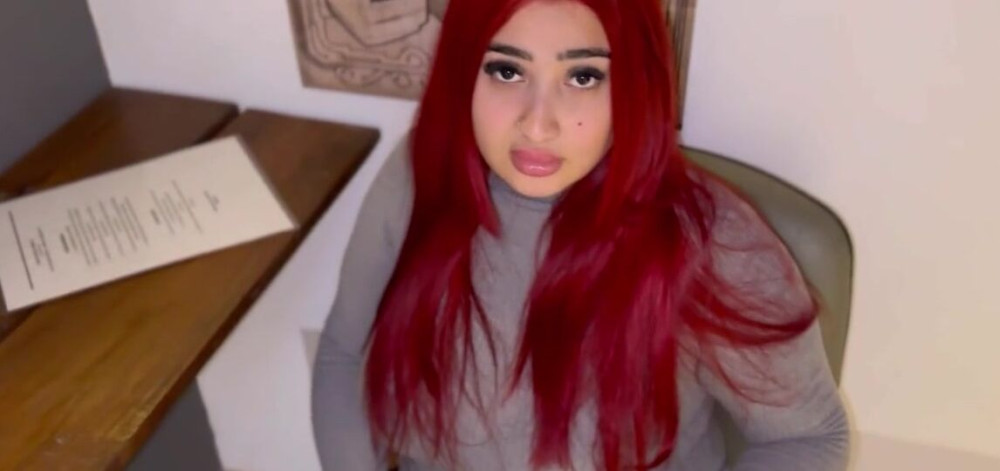 SEXO DURO con la SECRETARIA de grandes TETAS con la que toda la oficina FANTASEA - #1