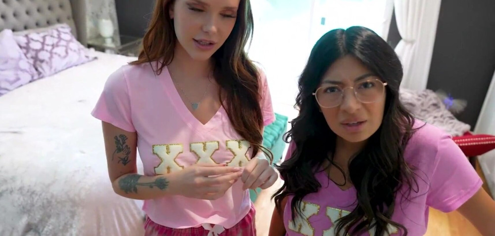 Sorority Sluts Will Do Anything To Save Their Sorority - Cami Strella, Chloe Foxxe, Lev Lieben - #2