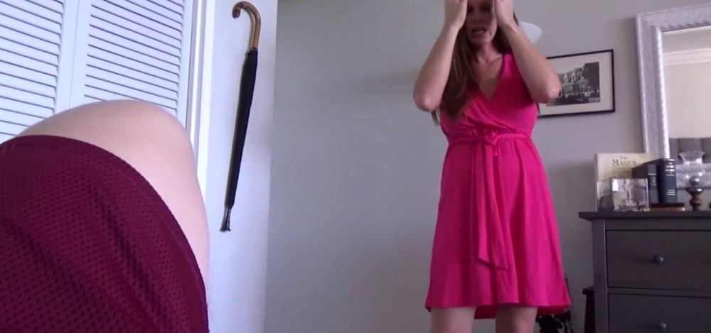 Son Cums Inside Redhead Step Mom - Ivy Secret - Family Therapy - Preview - #1