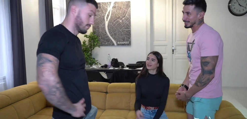 Threesome with The Florist and My European Girlfriend. Candie Luciani Raul Bud Valentino Roca - #1