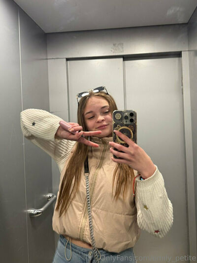 petite_emilyy - #1