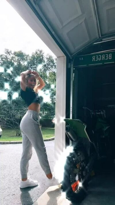 taylorfrisinaa - #15