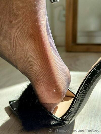 queenfeetred_3 - #9