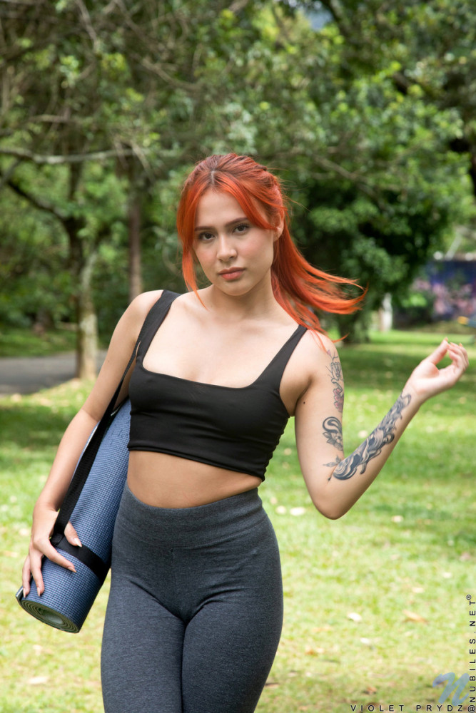 Violet Prydz Work Her Fingers In Her Cum Craving Bare Cooch - #2