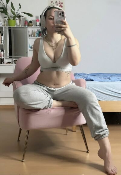 laurassoberlife - #1