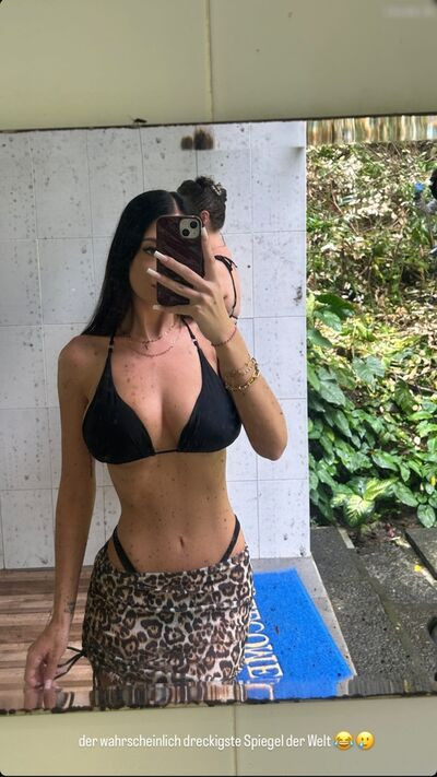 Vanessa Brahimi - #10