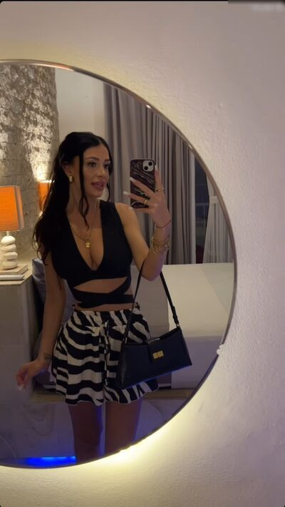 Vanessa Brahimi - #1