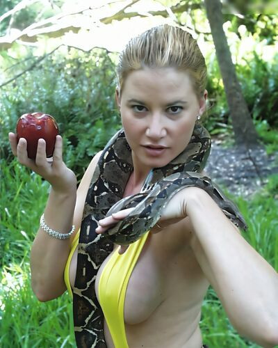 Tammy Lynn Sytch aka Sunny - #13