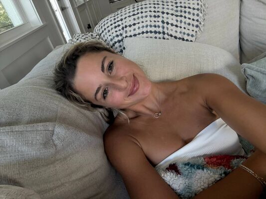 Corinna Layton lilredwonderrland - #3