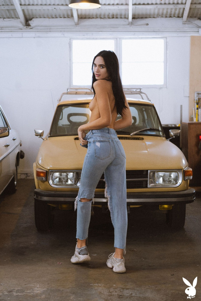 Sarah Mollica Posing Nude And Loves Cars - #14