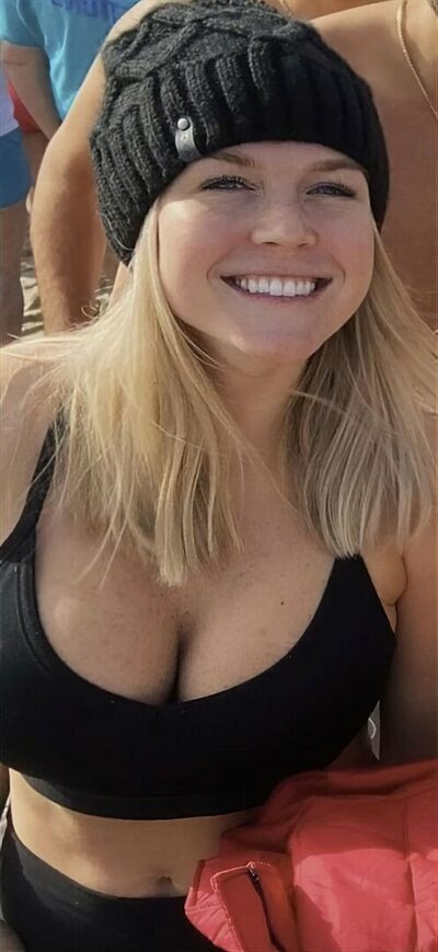 karolineleavitt - #12