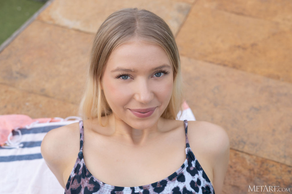 Cherry Blossom Bubbly Blue-eyed Babe In Sexy Fun - #3