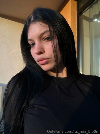 its_mia_blo0m - #15