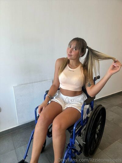 lizzieonwheels - #11