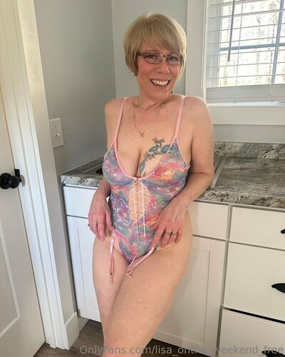 lisa_onthe_weekend_free - #15