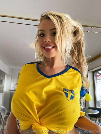 officialamandabredenfree - #2