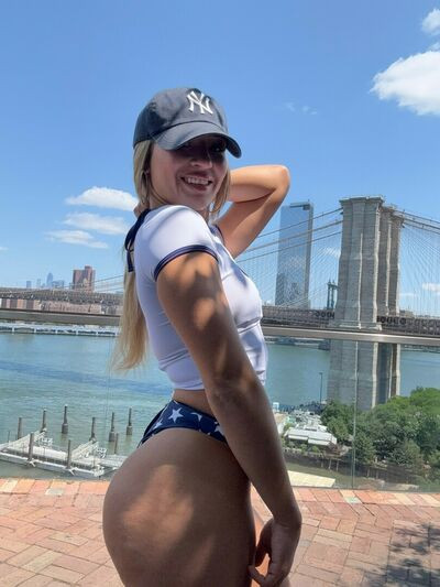 valerieloureda - #2
