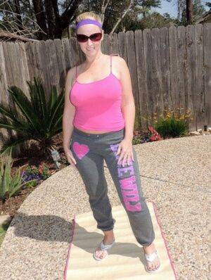 Fat wife Dee Siren bangs a big black dick on poolside patio on picsofsex.com