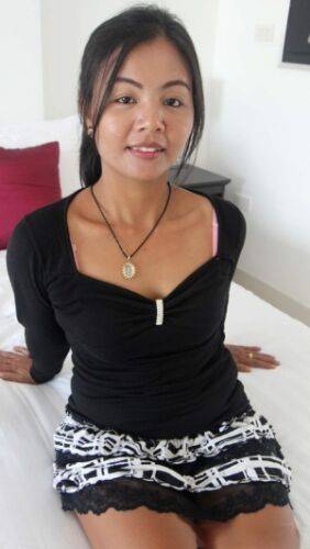 Thai female leaks cum from her pussy after fucking a sex tourist - Thailand on picsofsex.com