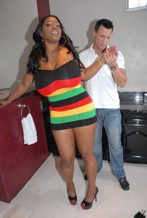 Curvy Melissa Reed gets a cumshot on her giant jugs after hardcore fucking on picsofsex.com