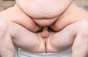 Morbidly obese girl Juicy Jazmynne receives an open mouth cumshot after a fuck on picsofsex.com