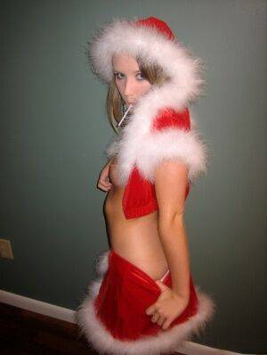 Merry Christmas from teen slut Shelby on picsofsex.com